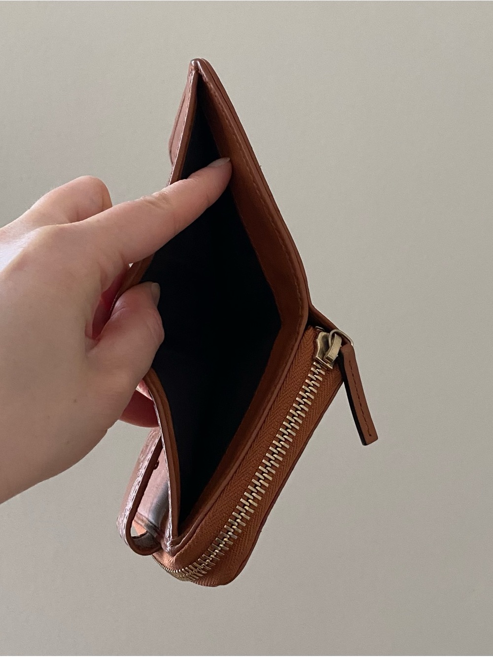 Gucci Guccissima GG monogram Tan Brown Embossed Leather Bi-fold Compact Wallet - Picture 8 of 16